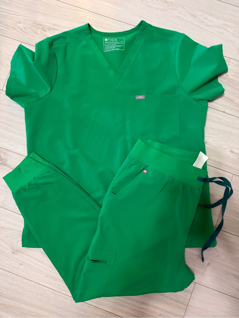 FIGS emerald Green V-Neck Scrub set  XL Catarina/LP ZAMORA